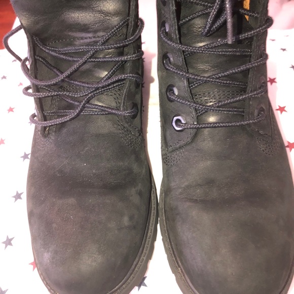 Black timbs - Picture 2 of 4